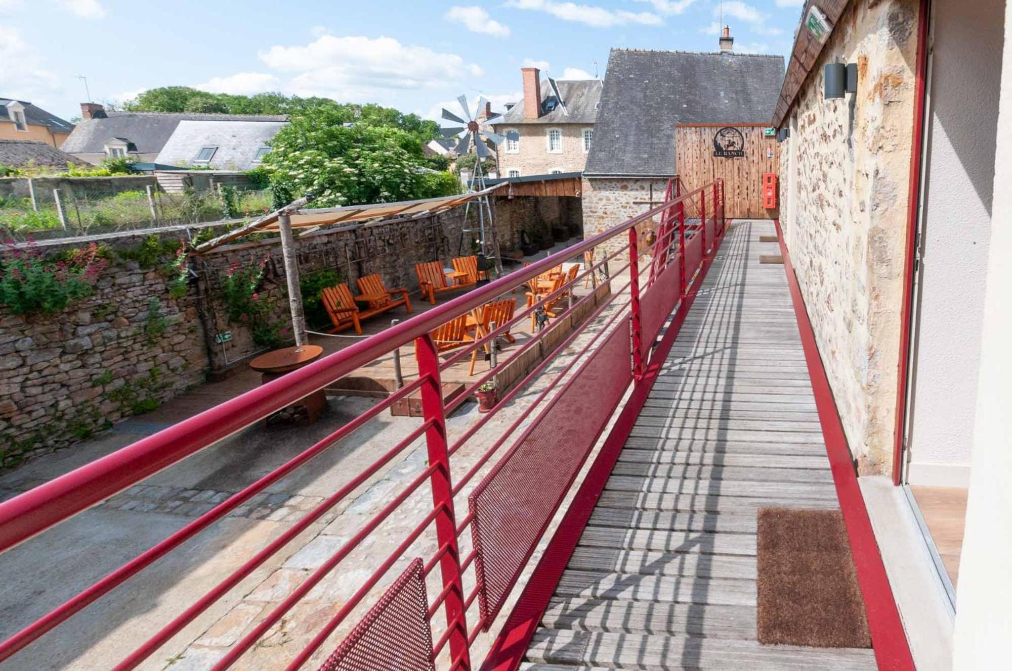 Hotel Le Ranch Brulon Exterior photo