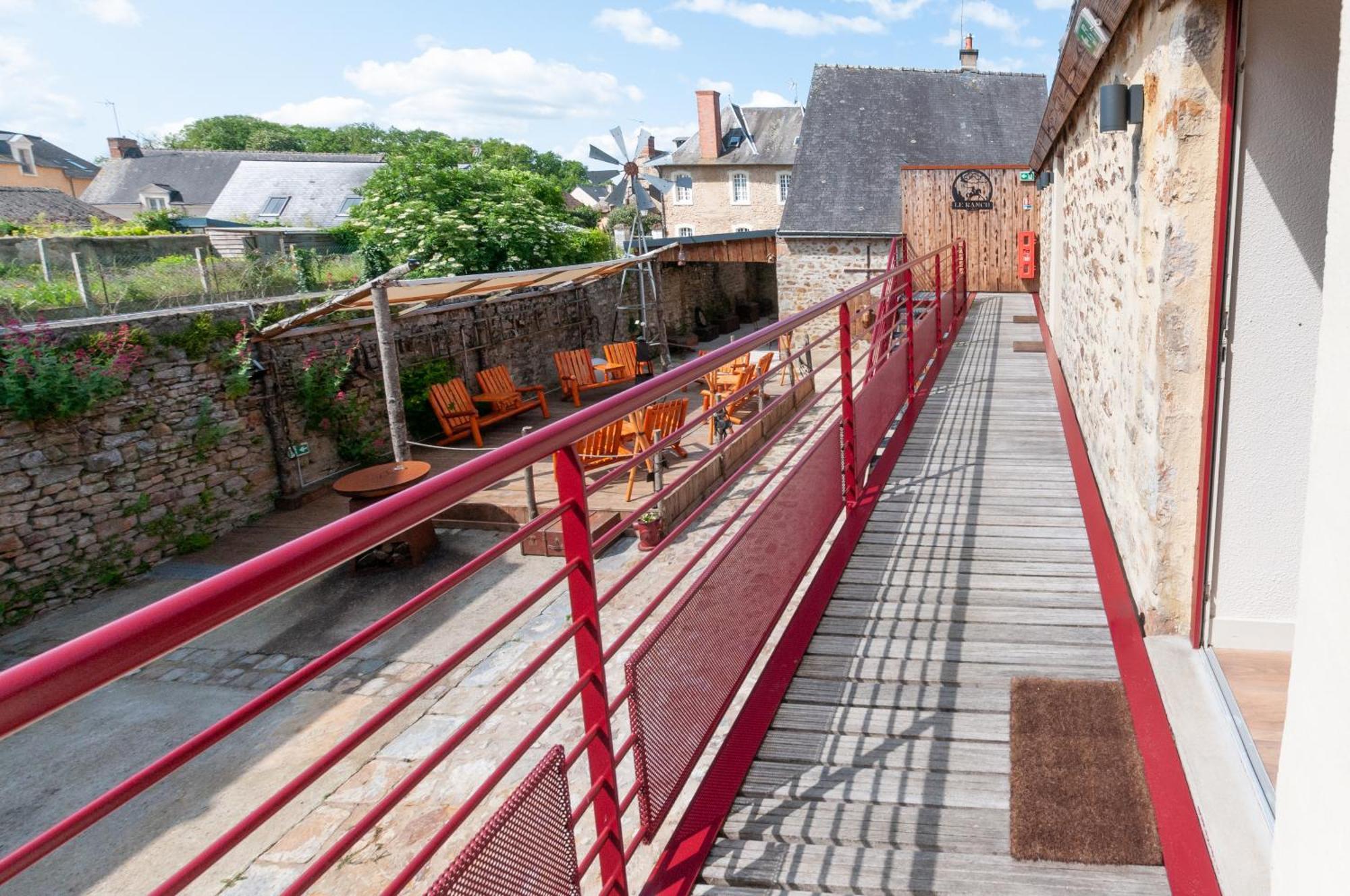 Hotel Le Ranch Brulon Exterior photo