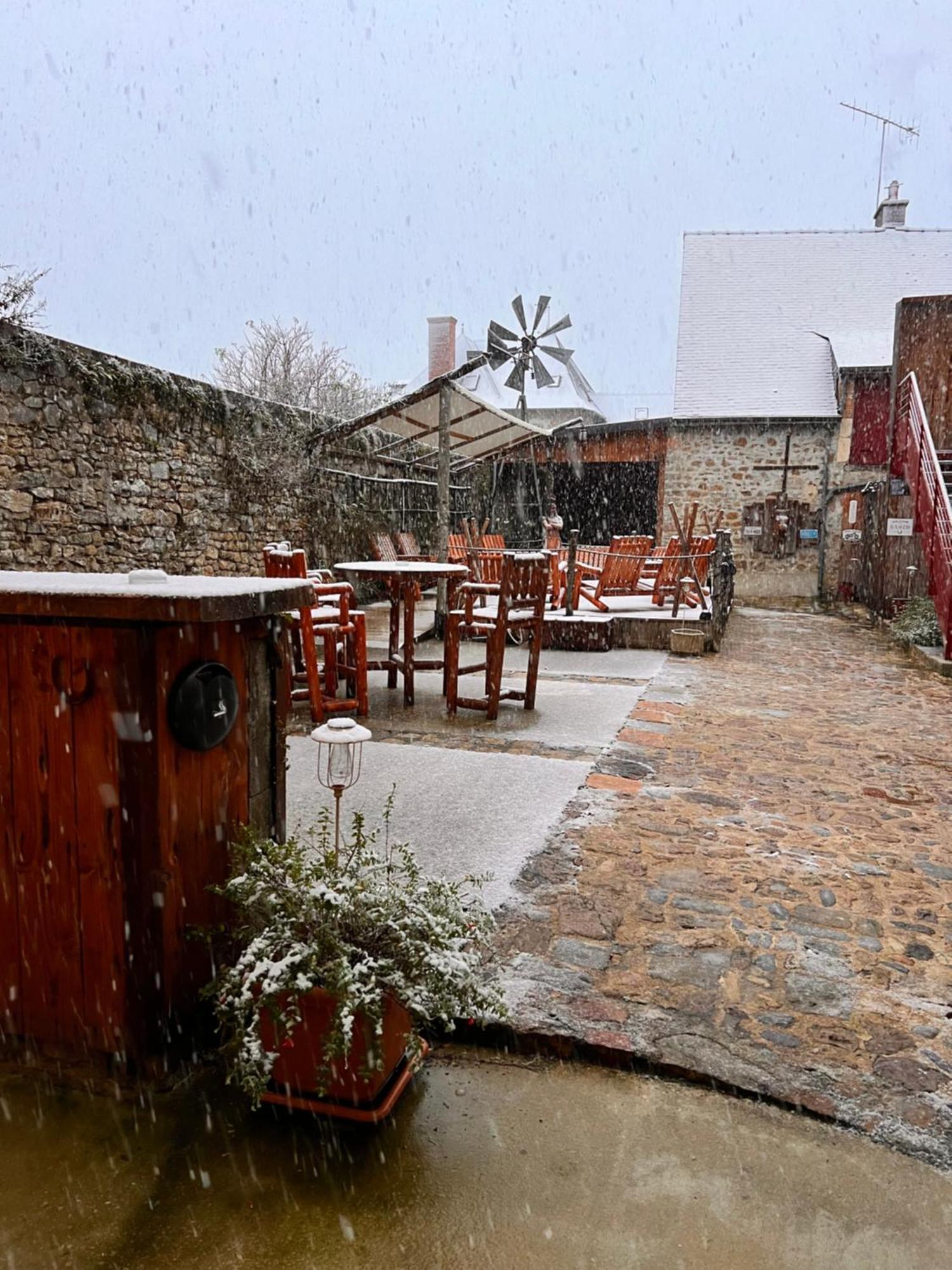 Hotel Le Ranch Brulon Exterior photo